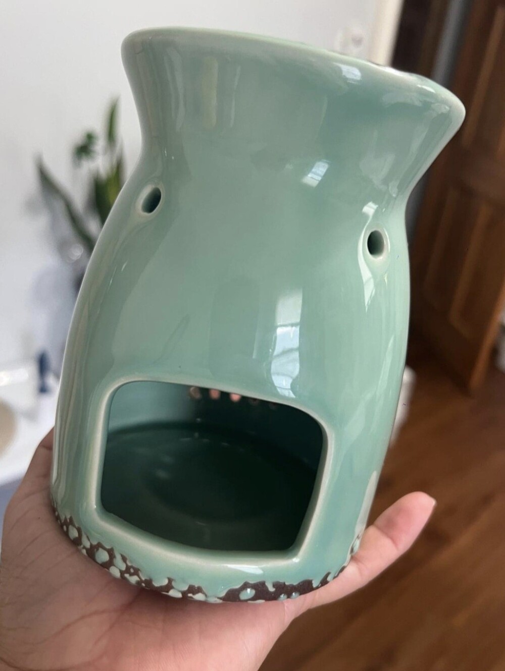 Vintage Green Mint Pineapple Ceramic Aromatherapy Diffuser Burner - Picture 3 of 10
